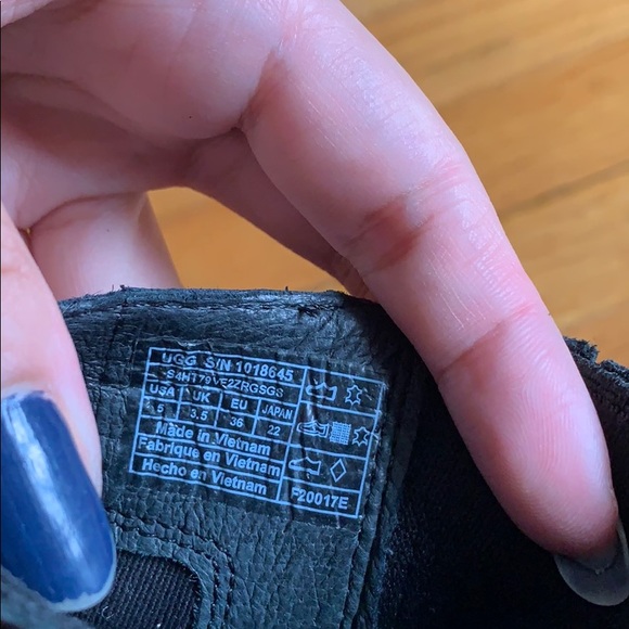 New UGG Cow leather Camden Booties Sz 5 - Picture 6 of 7